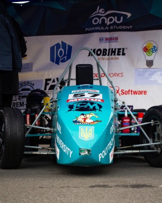 Болід, розроблений студентами Одеської політехніки у рамках проєкту Formula Student